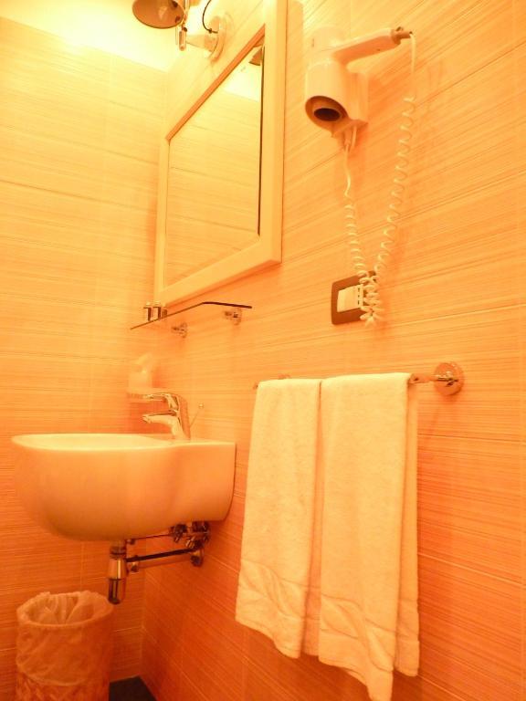 Hotel La Gerbera Levanto Pokój zdjęcie